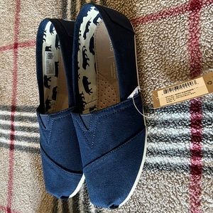 TOMS navy